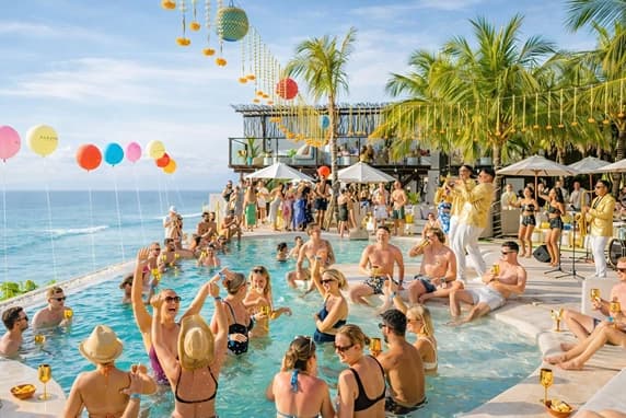 Bali: Sunrise to Sunset media 1