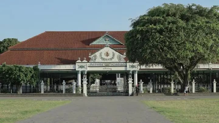 Jogja: Kraton to Karst media 4